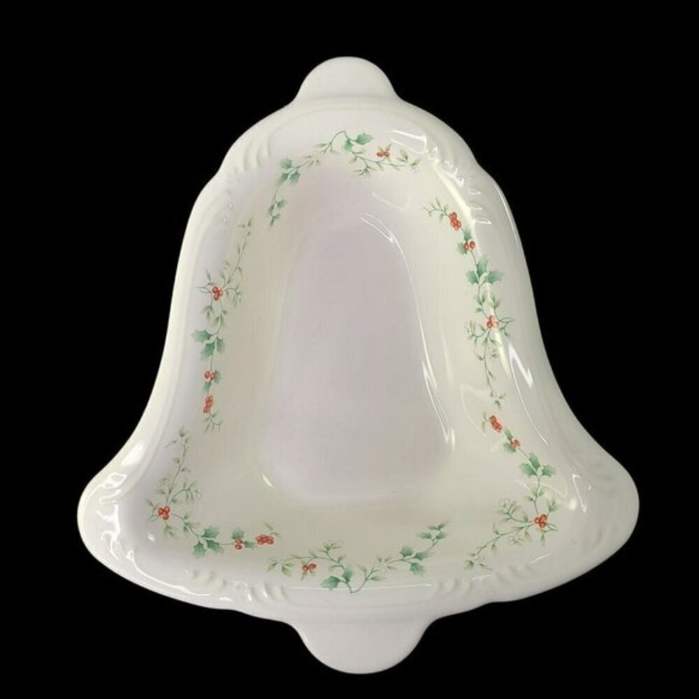 Pfaltzgraff Winterberry Bowl Bell Shaped Holiday Serving Christmas Buffet Emboss
